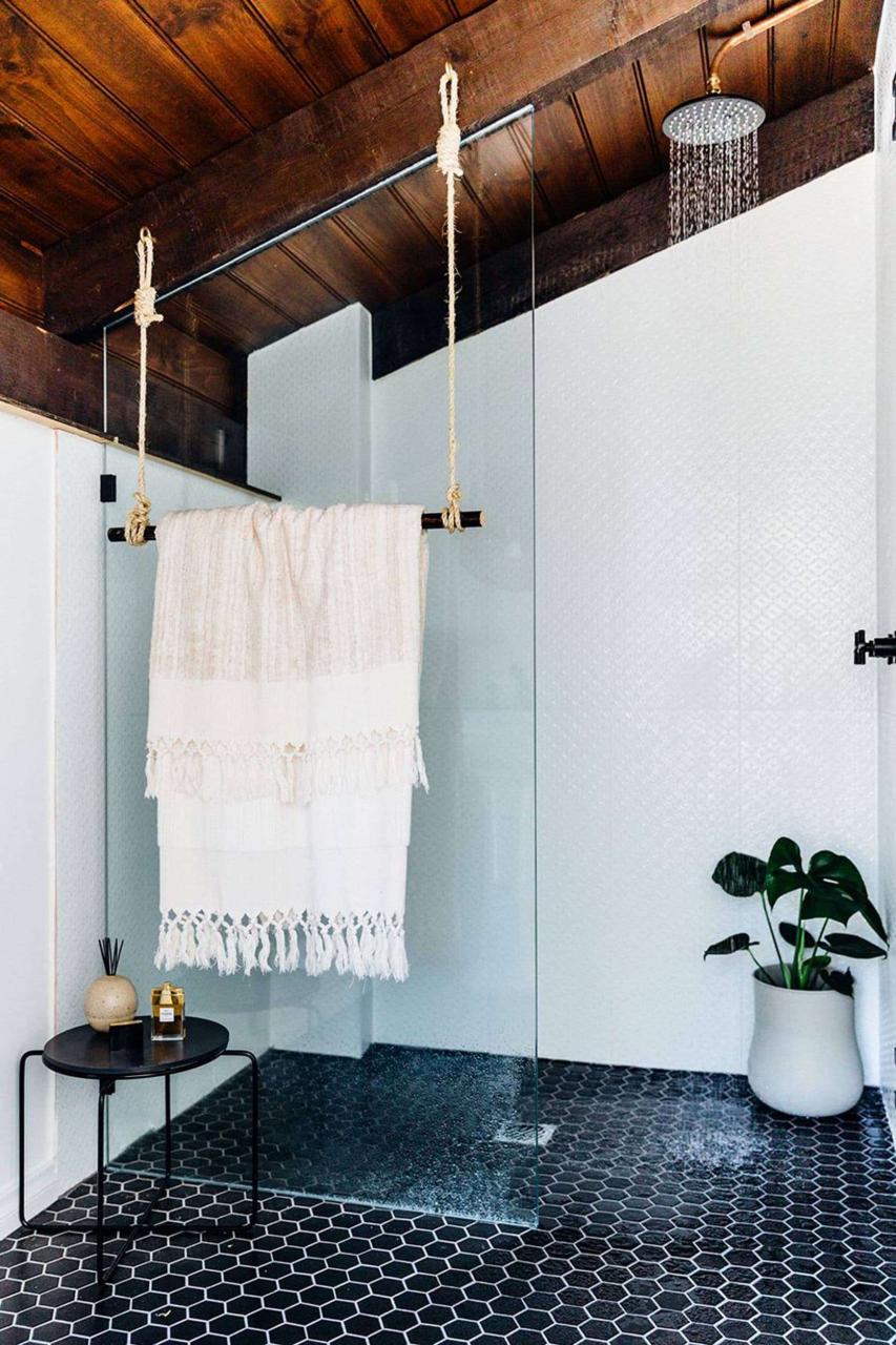 Emily Henderson bathroom trends 2019